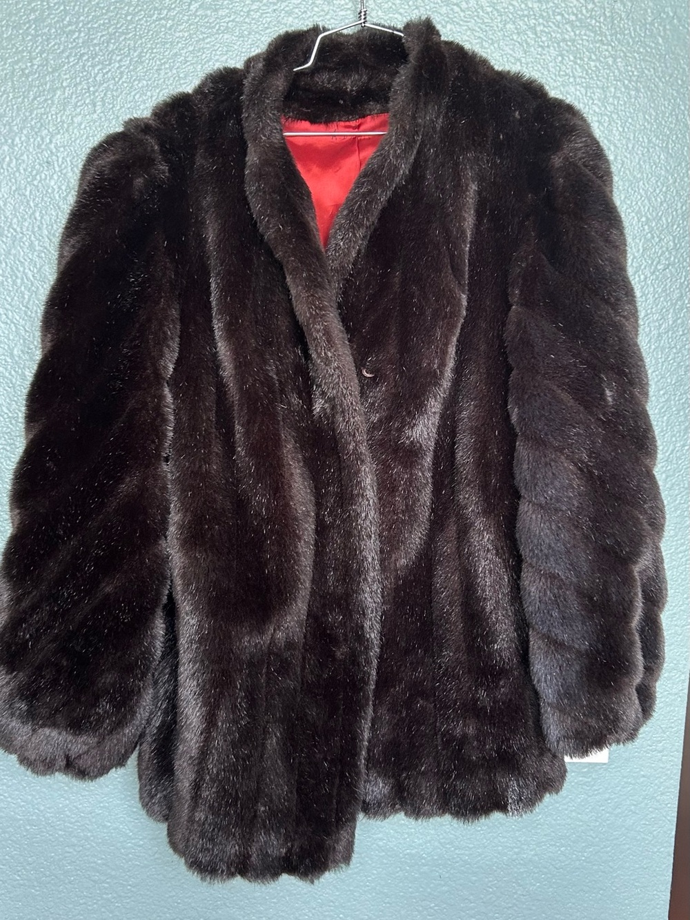 Stunning Style VINTAGE VI Ltd. Black Faux Fur SOFT Coat w/ Red Lining Size L